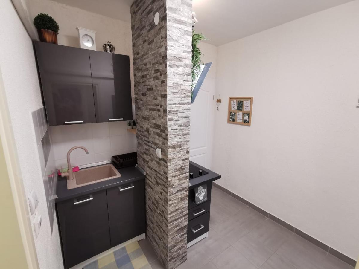Apartment Suzana 1Br สปลิท ภายนอก รูปภาพ