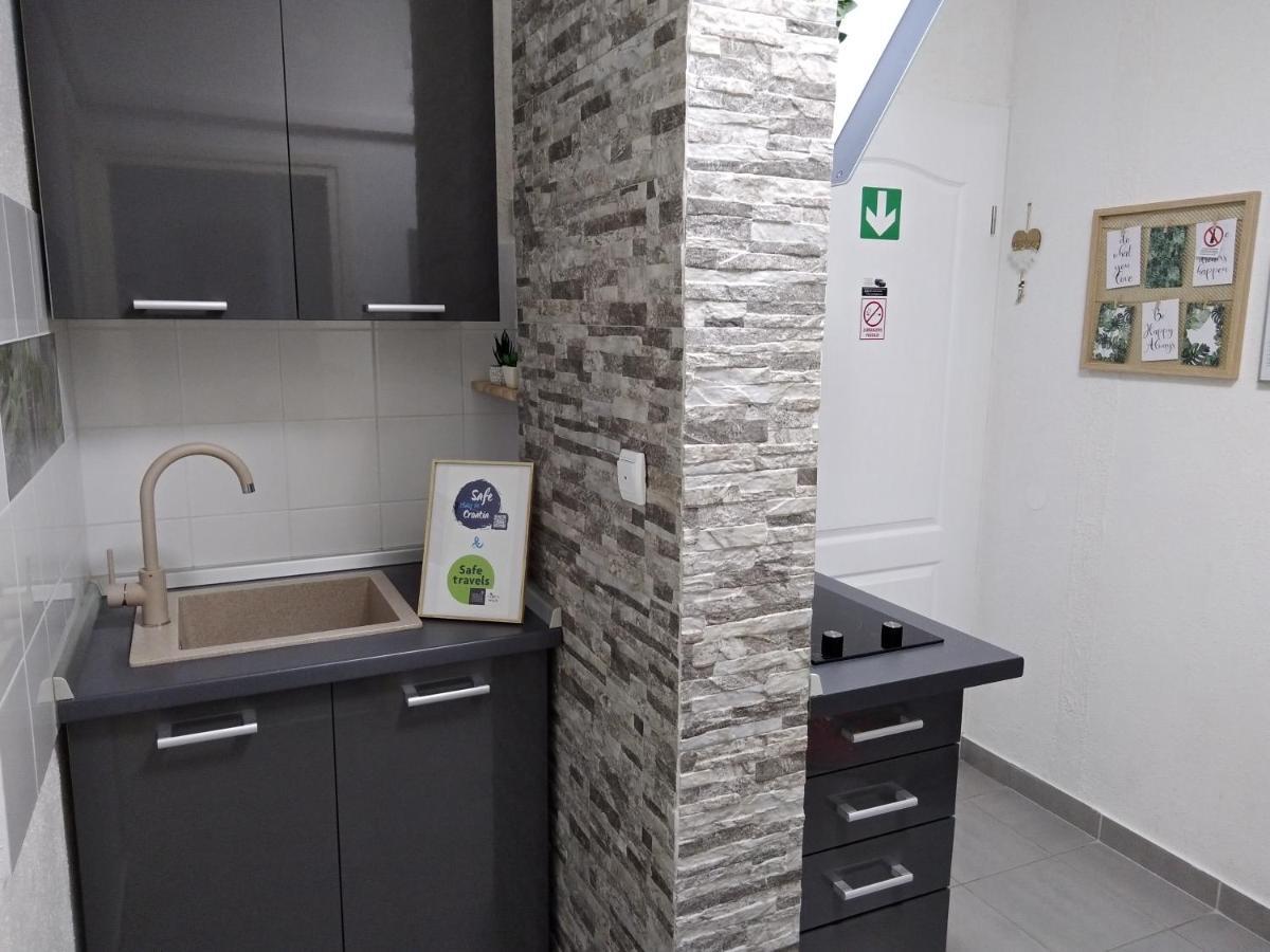 Apartment Suzana 1Br สปลิท ภายนอก รูปภาพ